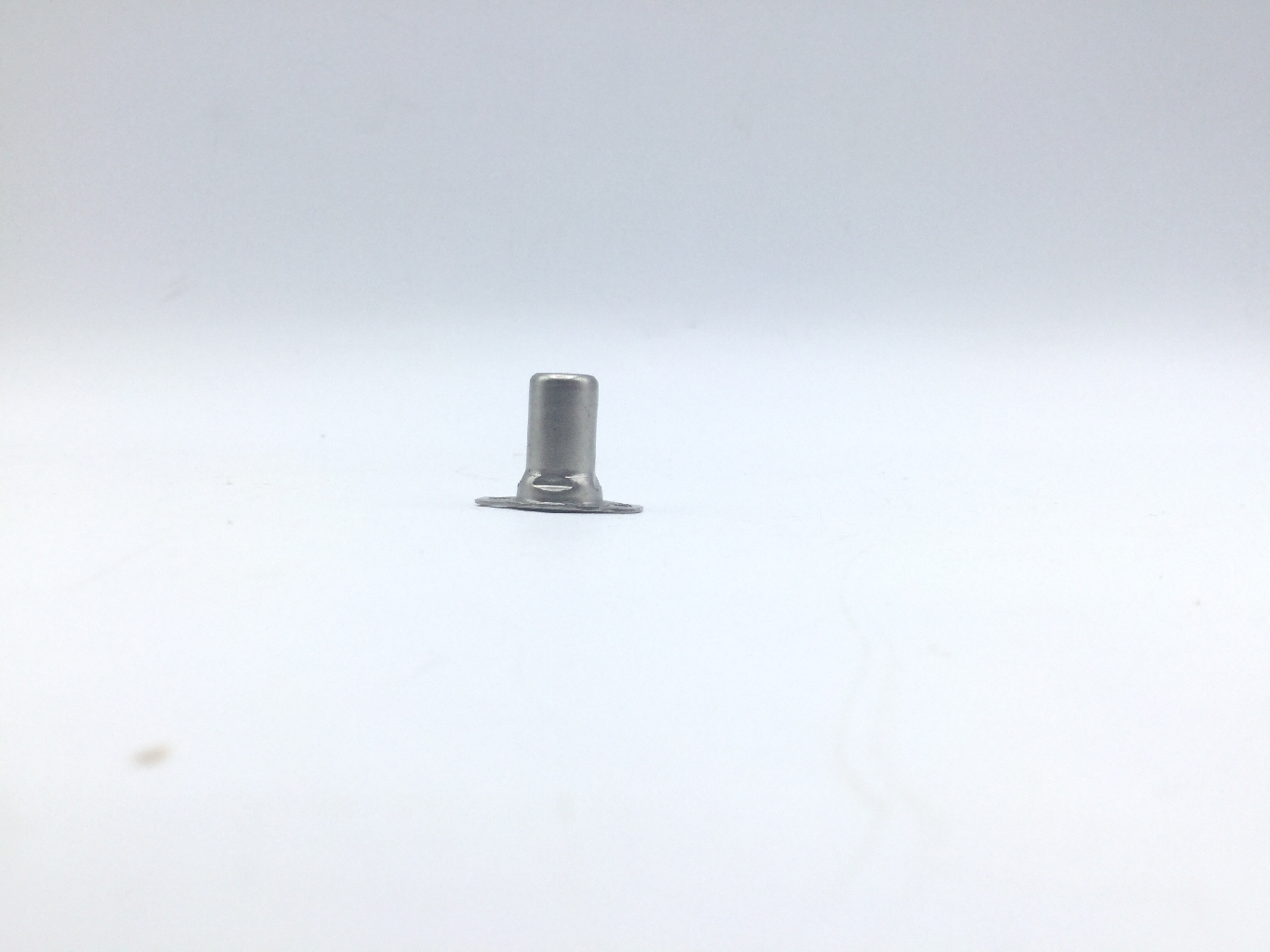 ナショナルストックナンバーの写真 5310-01-197-7483