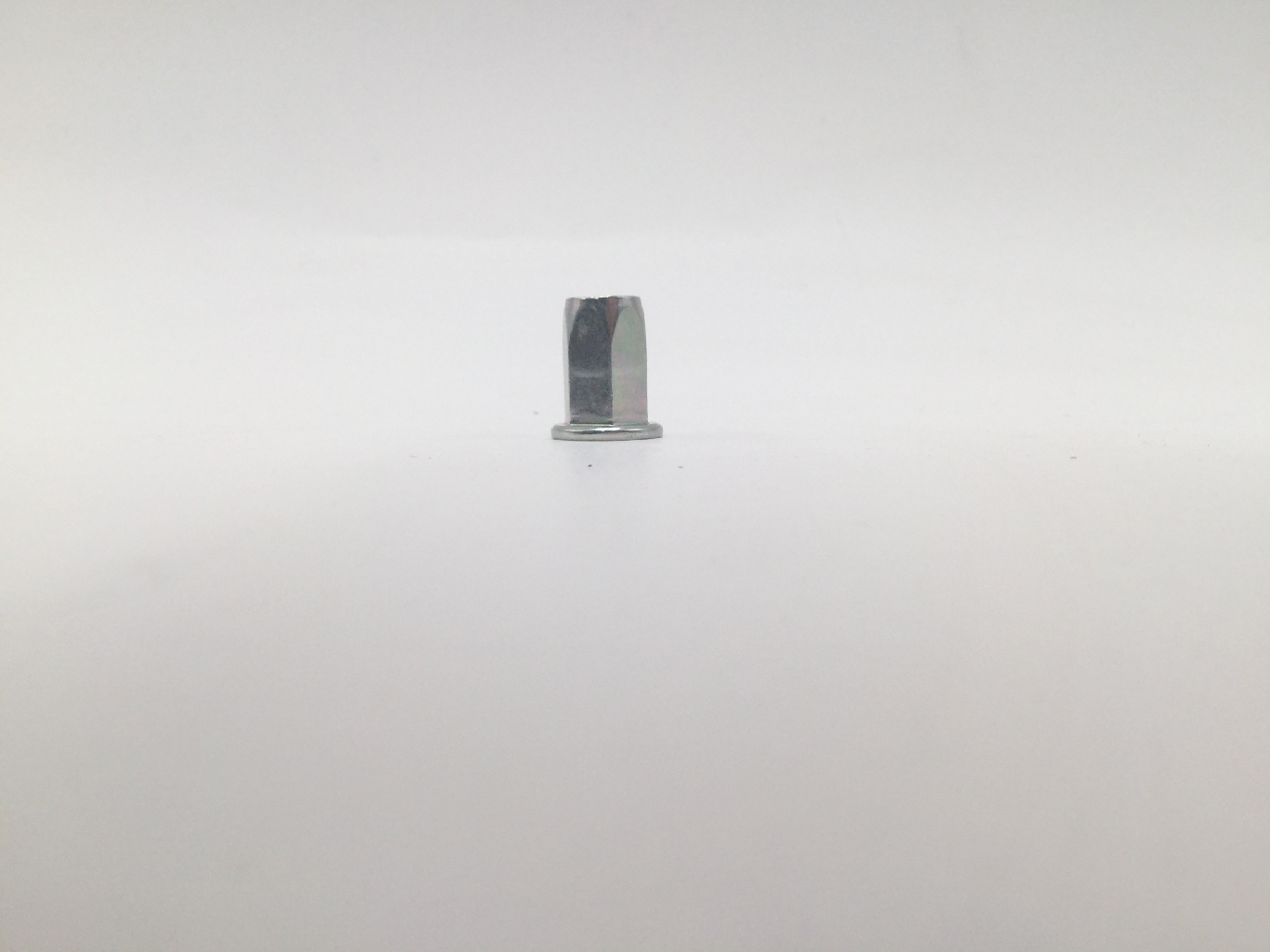 ナショナルストックナンバーの写真 5310-01-593-4827